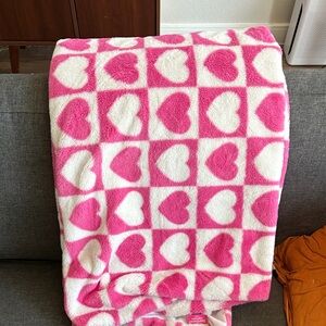 Juicy Couture Faux Heart Throw Blanket 💗🌸